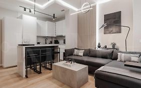 Contemporary Minimalist Apartment By Rems