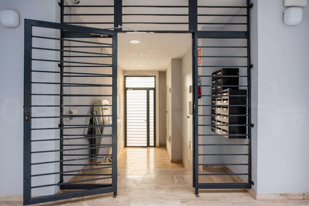 Contemporary Minimalist Apartment By Rems Malaga Zewnętrze zdjęcie
