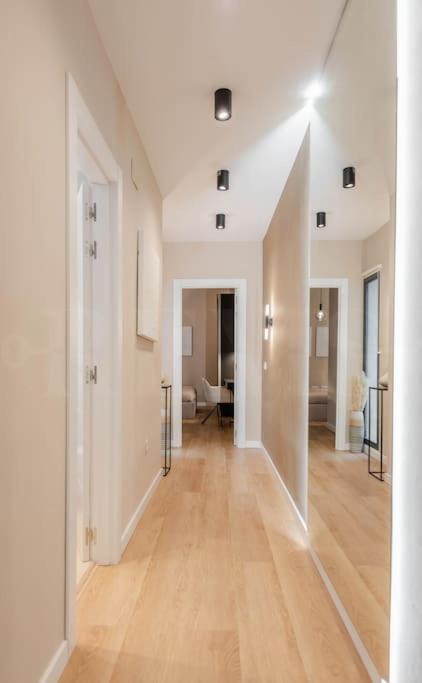 Contemporary Minimalist Apartment By Rems Malaga Zewnętrze zdjęcie
