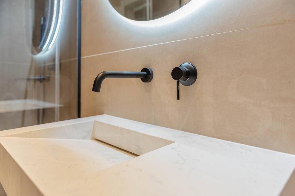 Contemporary Minimalist Apartment By Rems Malaga Zewnętrze zdjęcie
